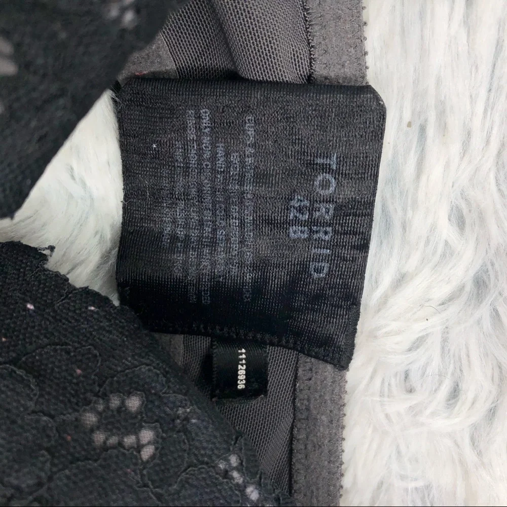 Torrid Black Lace Underwire Bra with Adjustable Straps